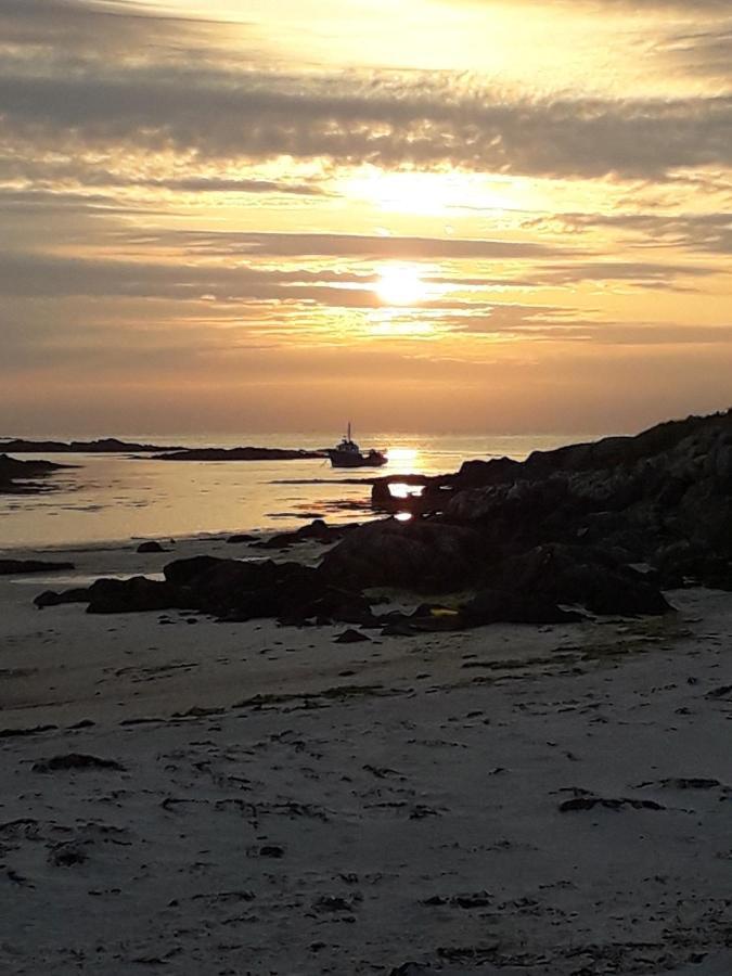 Swan View Lodge - North Uist Лочмедди Экстерьер фото