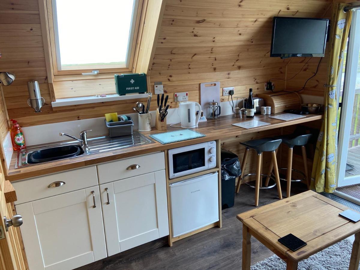 Swan View Lodge - North Uist Лочмедди Экстерьер фото